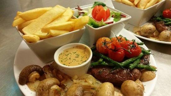 Lashings Sports Bar